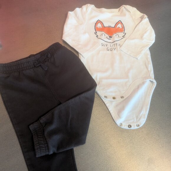 Sly Little Guy jumping beans Onesie Bundle - Picture 10 of 11